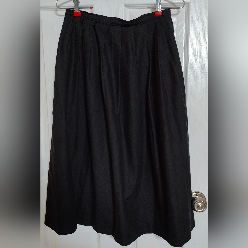 Black Silk Skirt vintage 9/10